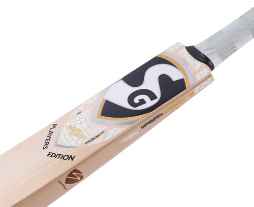 SG Players Edition Grade 1+ English Willow cricket bat front view close up